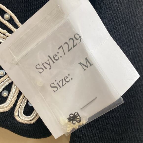 Joseph A NWT women’s size Medium cropped black and white beaded cardigan sweater - Picture 3 of 6